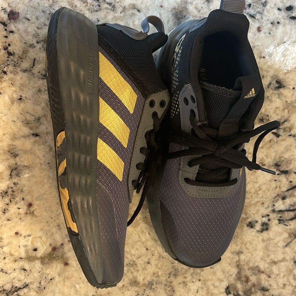 Little boy adidas basketball shoes. Wore once.